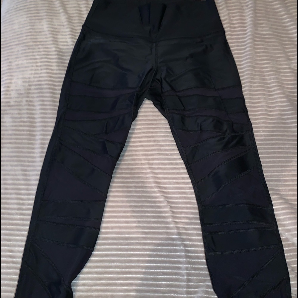Black leggings with mesh details